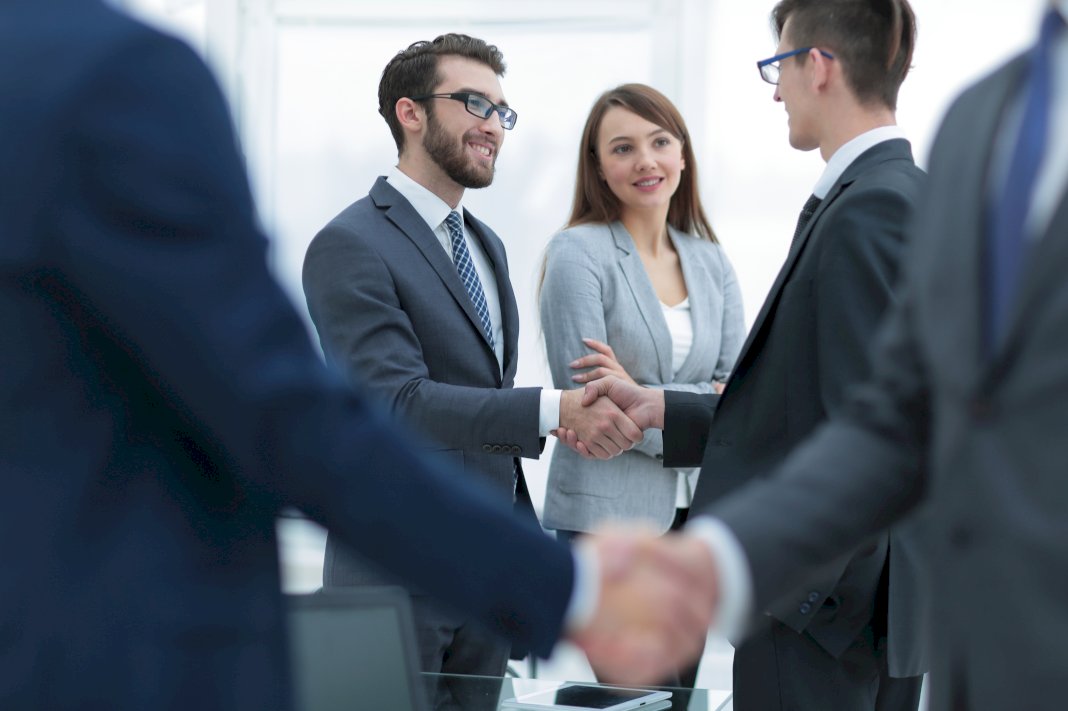 breaking into the international luxury real estate market  tips for investors | my zeo