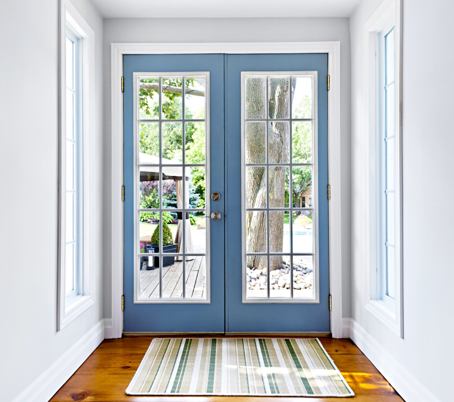 A Complete Guide to Choosing a Patio Door